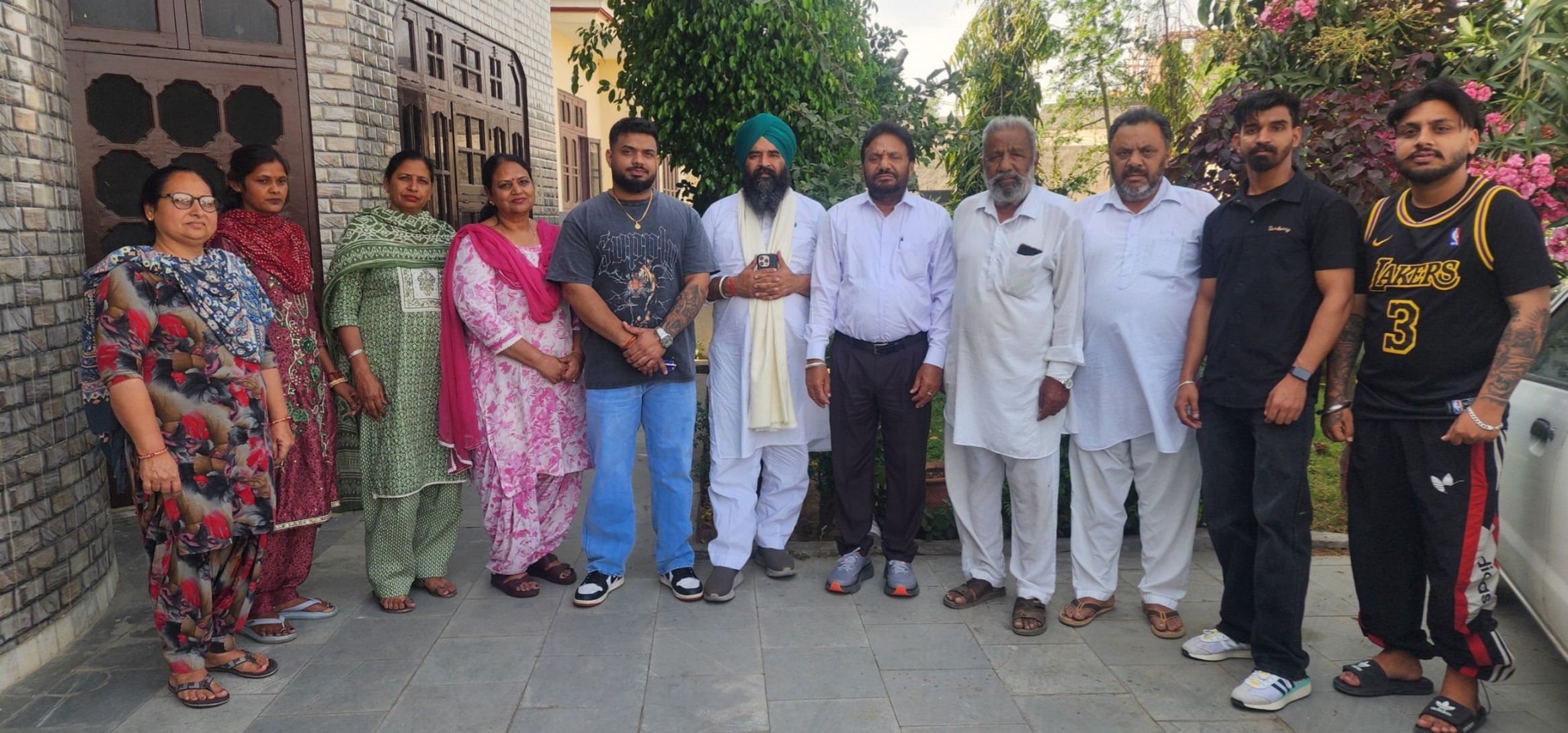 डिप्टी स्पीकर पंजाब विधानसभा जय कृष्ण सिंह रोड़ी ने संतोष रानी लेक्चरर को उनकी सेवानिवृत्ति पर बधाई दी